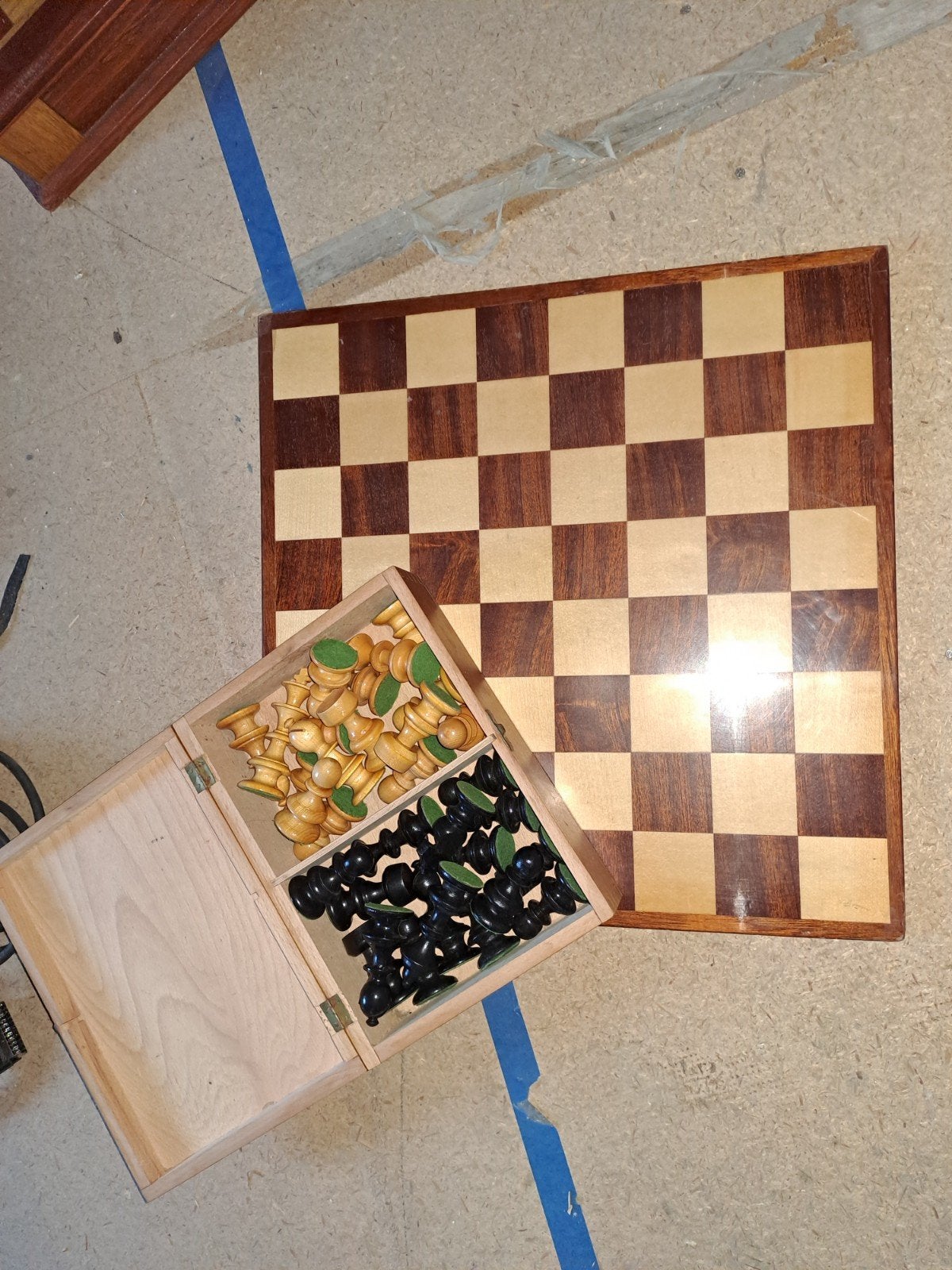 Houten schaak- en dambord met stukken, Hobby en Vrije tijd, Een of twee spelers, Ophalen of Verzenden, Gebruikt