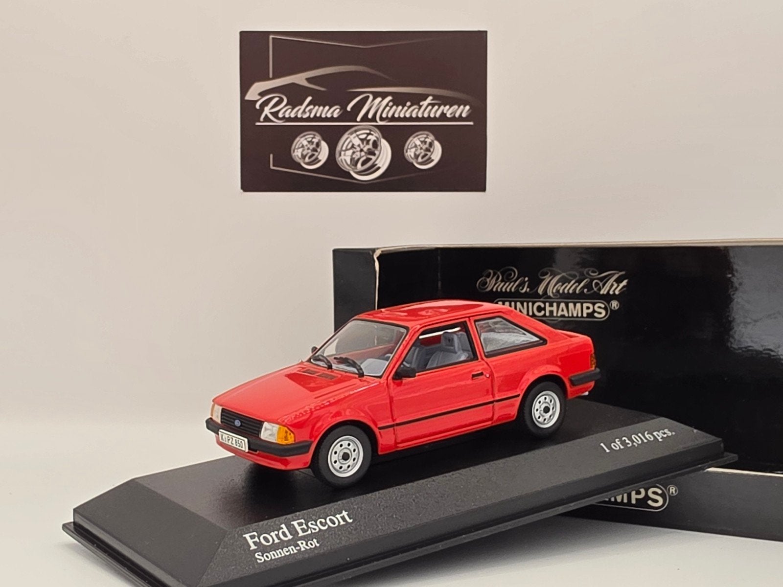 Ford Escort Mk3 - Rood - 1:43 Minichamps, Auto, Nieuw, Ophalen of Verzenden, MiniChamps