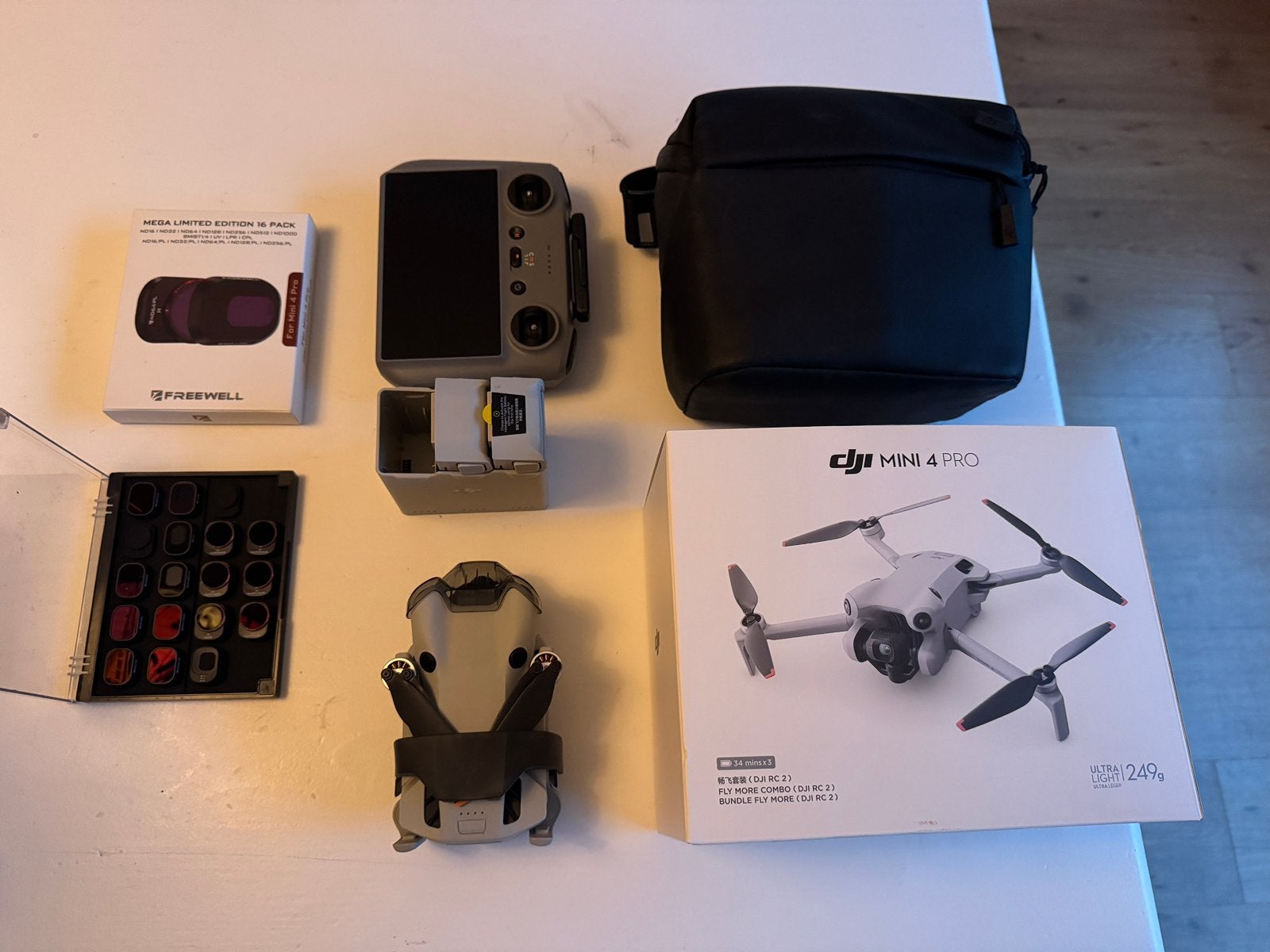 DJI Mini 4 Pro Fly More Combo + Freewell 16-delige filterset, Ophalen of Verzenden, Zo goed als nieuw
