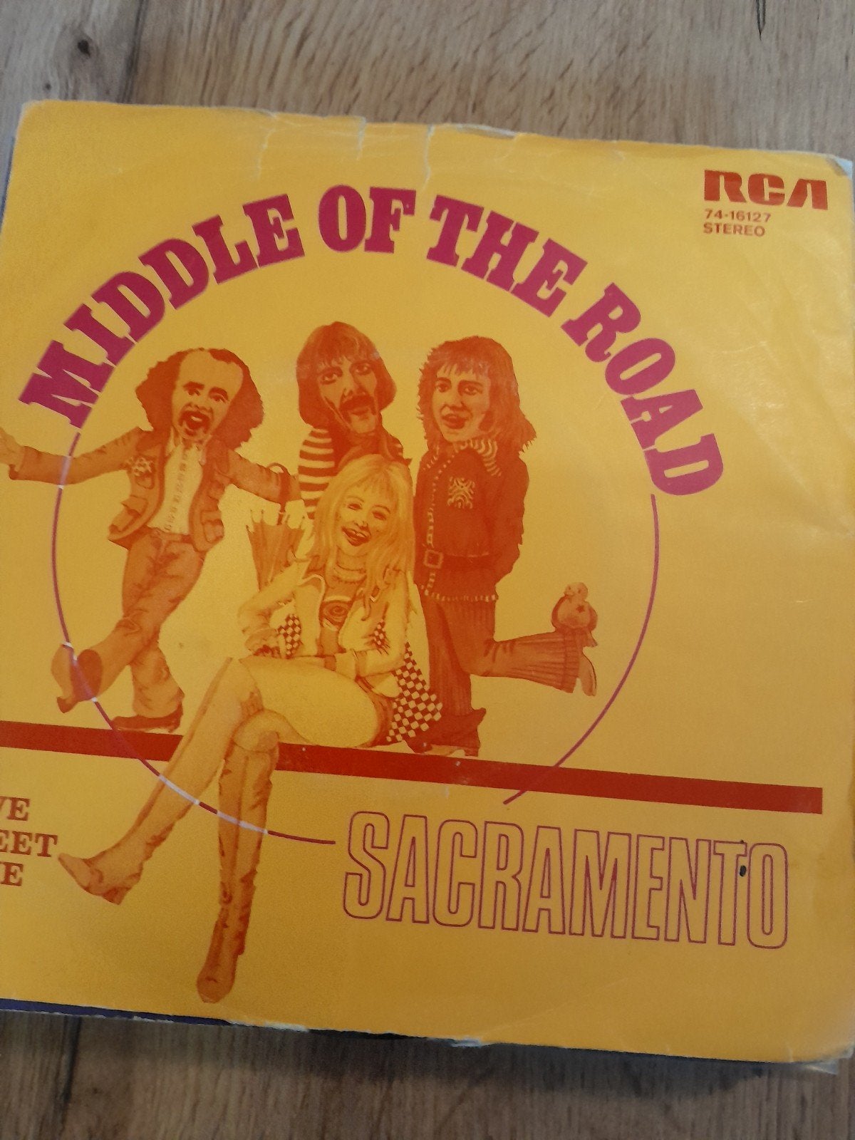 Middle of the road 7inch sacramento, Ophalen of Verzenden, Zo goed als nieuw, Pop