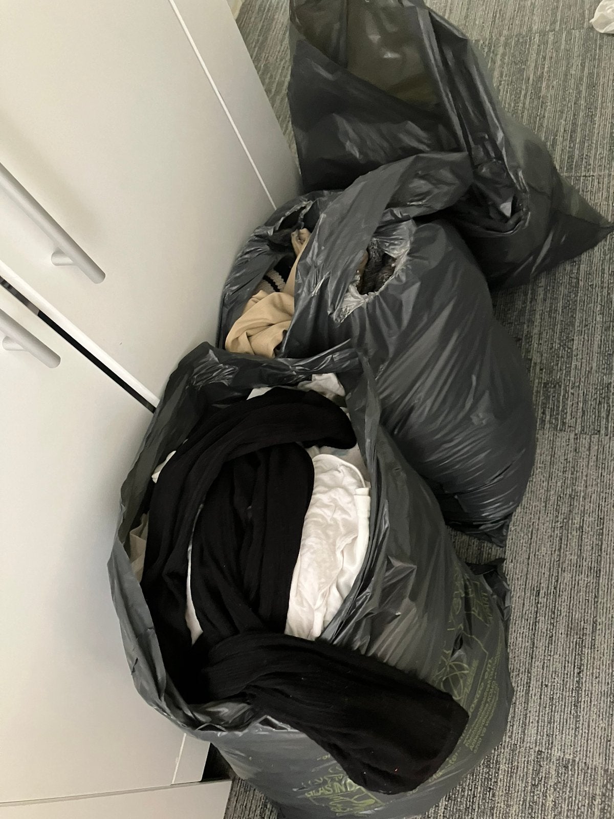 Partij kleding :/ zakken kleding, Ophalen, Zo goed als nieuw