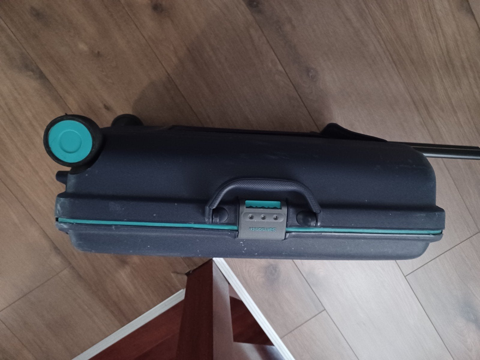 Samsonite koffer met wieltjes en uitschuifbare handgreep, Gebruikt, Hard kunststof, 35 tot 45 cm, Wieltjes