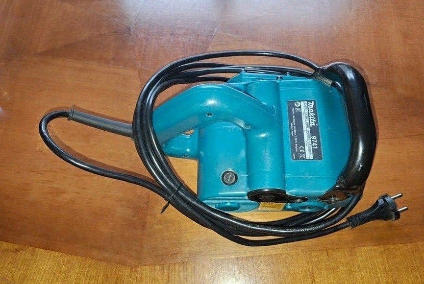 Makita Satineermachine incl. extra stalen borstel, Verzenden, Zo goed als nieuw, 600 tot 1200 watt, Overige typen