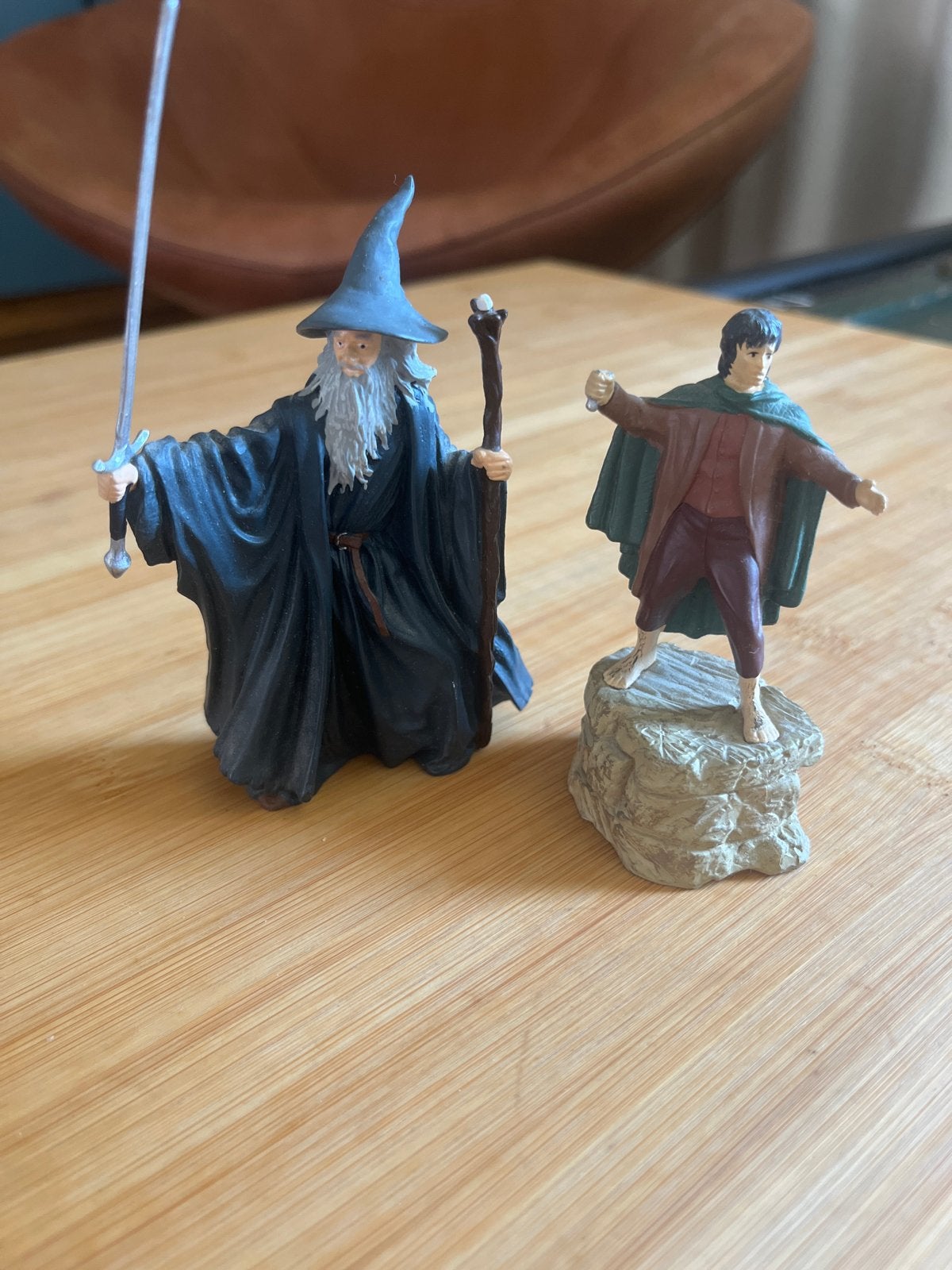 Lord of the Rings beeldjes: Gandalf en Frodo, Ophalen, Zo goed als nieuw