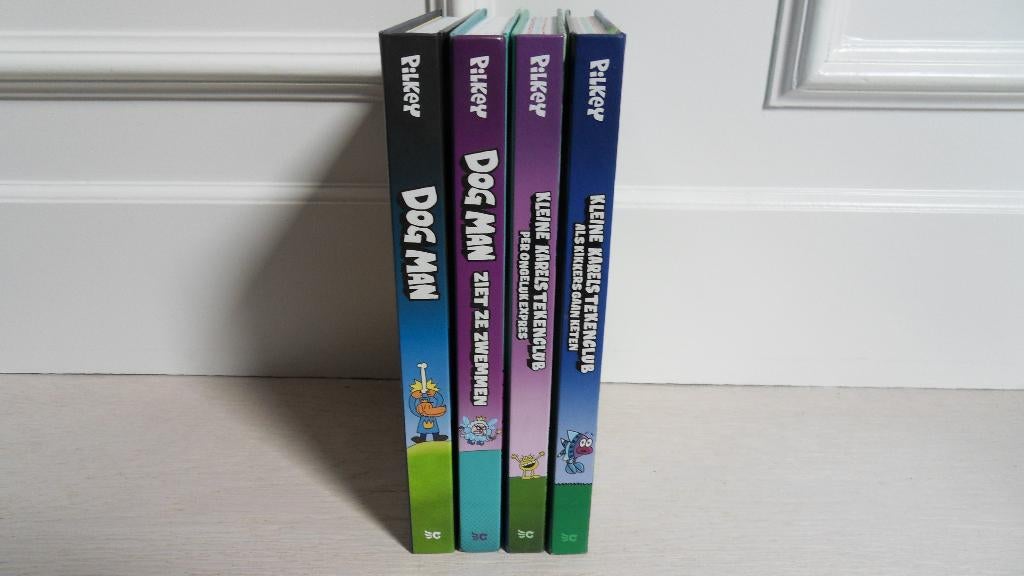 4x Dav Pilkey : Dog Man / Dogman + Kleine Karels tekenclub, Ophalen of Verzenden, Gelezen, Dav Pilkey, Fictie algemeen