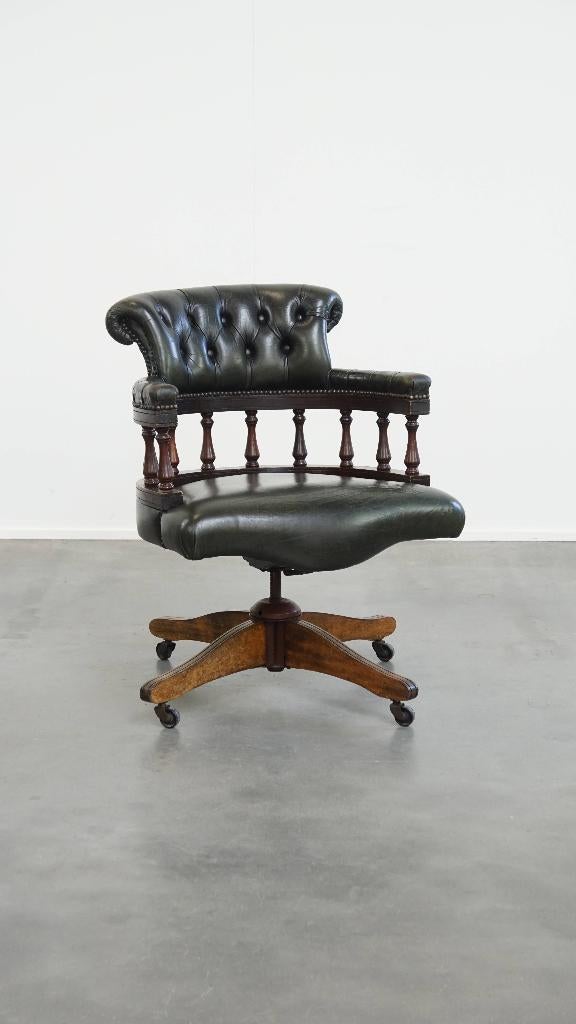Donkergroene rundleren en houten chesterfield bureaustoel, Ophalen, Gebruikt, ., .