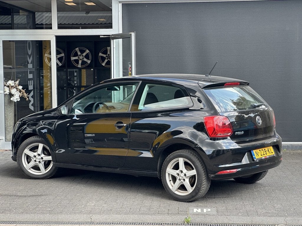 Volkswagen Polo 1.0 AIRCO / SCHERM / ELEK. RAMEN, Voorwielaandrijving, Euro 6, 60 pk, Zwart