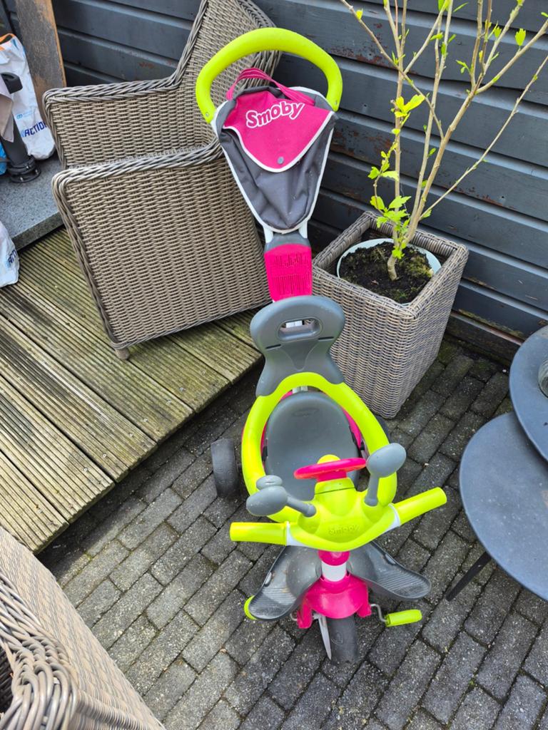 Smoby kinderfiets driewieler met duwstang en parasol, Ophalen, Gebruikt, Smoby, Verstelbare zitting