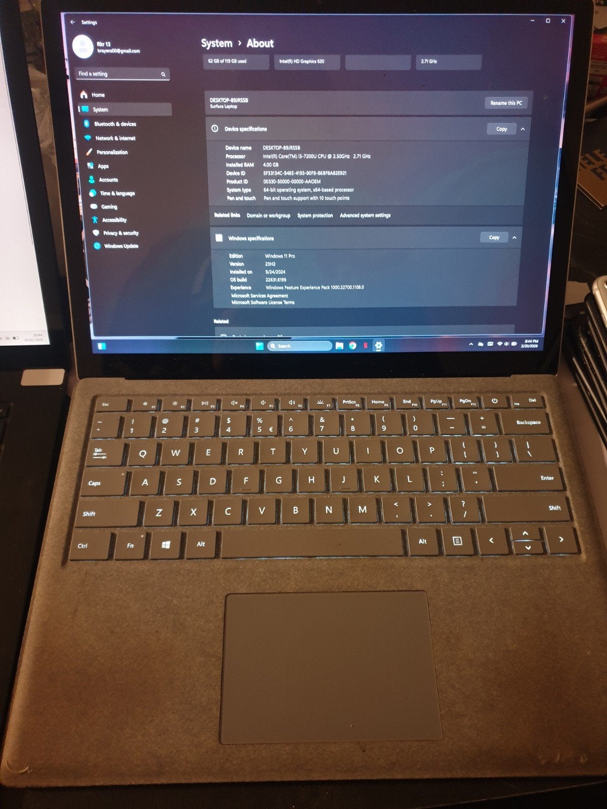 surface laptop met dock, Gebruikt, 2 tot 3 Ghz, Qwerty, 13 inch