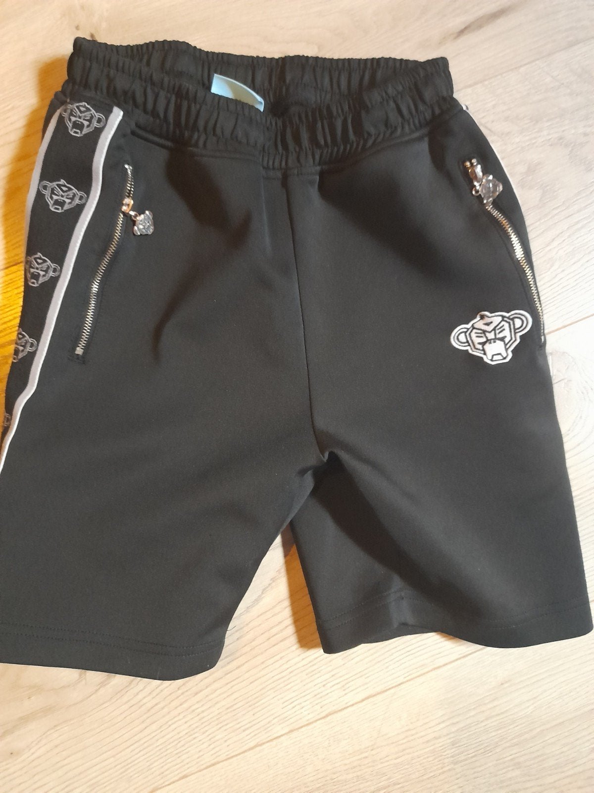 Zwarte korte broek met logo en ritsen Black bananas, Broek, Ophalen of Verzenden, Zo goed als nieuw, Jongen