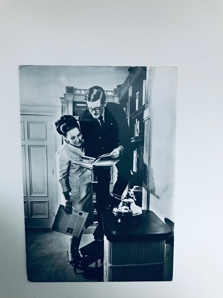Prinses Margriet en Mr. v. Vollenhoven in Paleis het Loo, Verzamelen, Koninklijk Huis en Royalty, Ophalen of Verzenden, Gebruikt