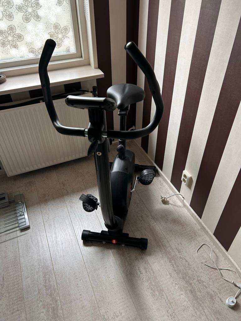 Hometrainer Health Sports - Zo goed als nieuw, Sport en Fitness, Fitnessapparatuur, Ophalen, Zo goed als nieuw, Metaal, Benen