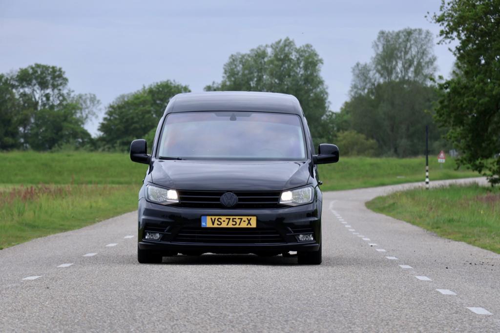 Volkswagen Caddy 2.0 TDI | 2016 | marge auto| Zwart Metallic, Auto's, Bestelauto's, Voorwielaandrijving, 4 cilinders, Volkswagen