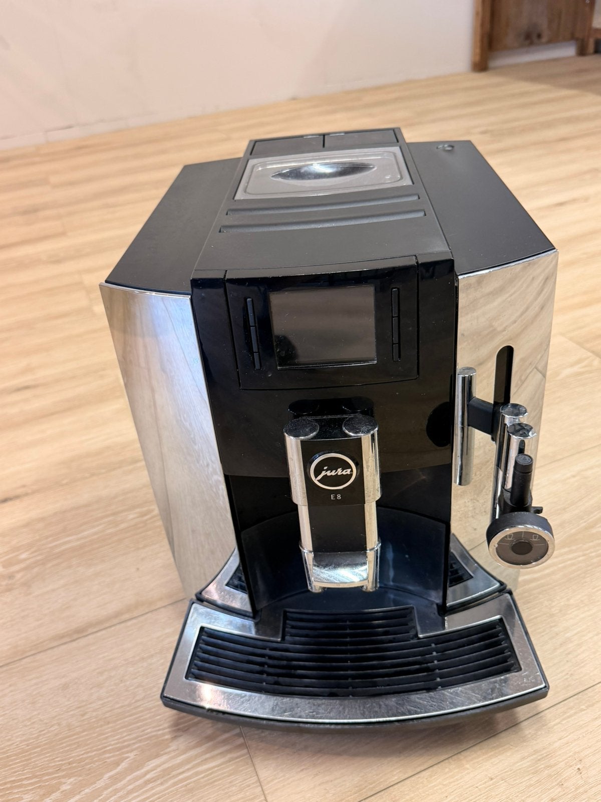Jura E8 chroom, Witgoed en Apparatuur, Koffiezetapparaten, Ophalen, 10 kopjes of meer, Koffiemachine, Gemalen koffie