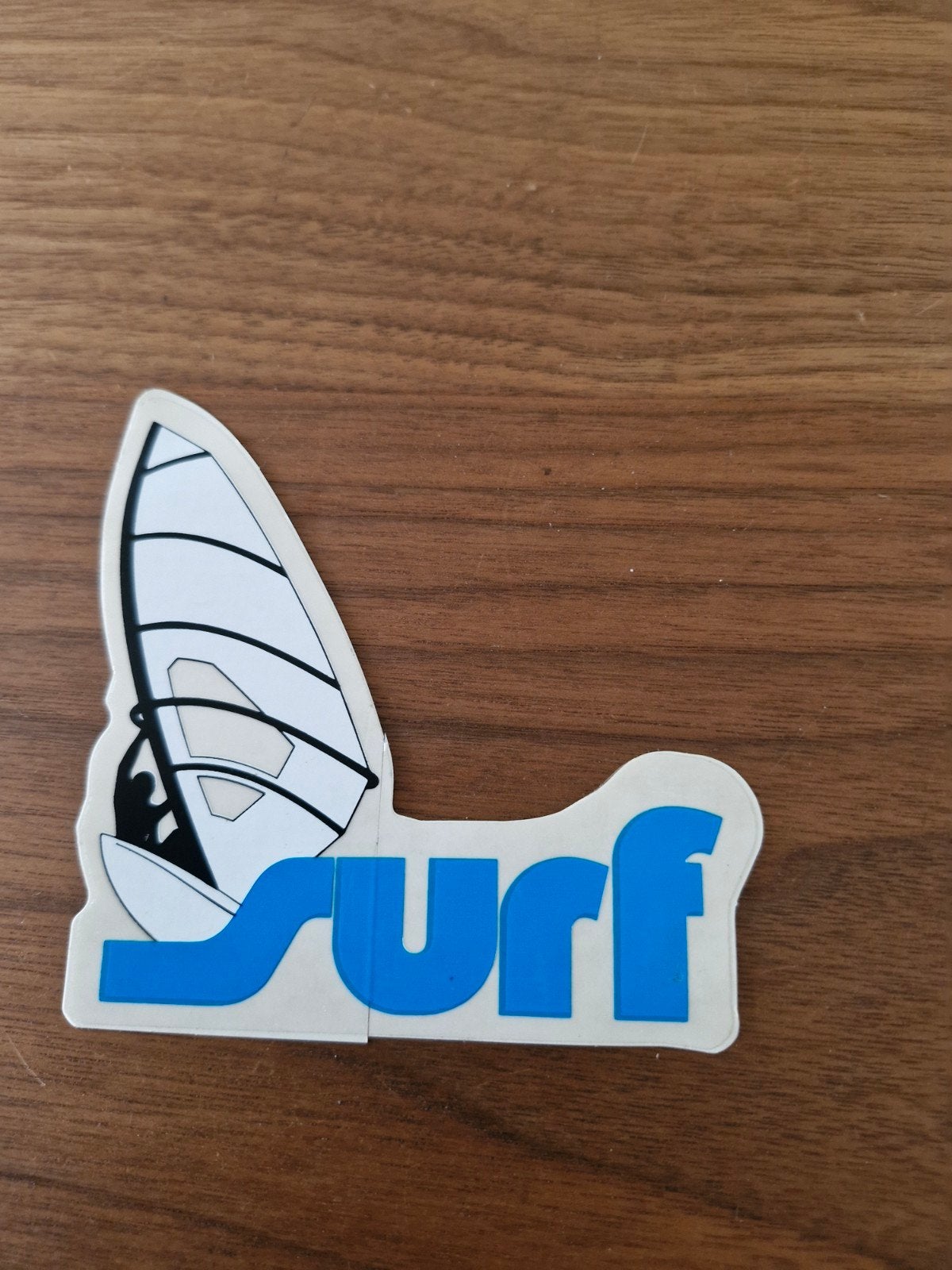 11085 Surf sticker - Windsurfen - Watersport, Ophalen of Verzenden, Nieuw, Sport