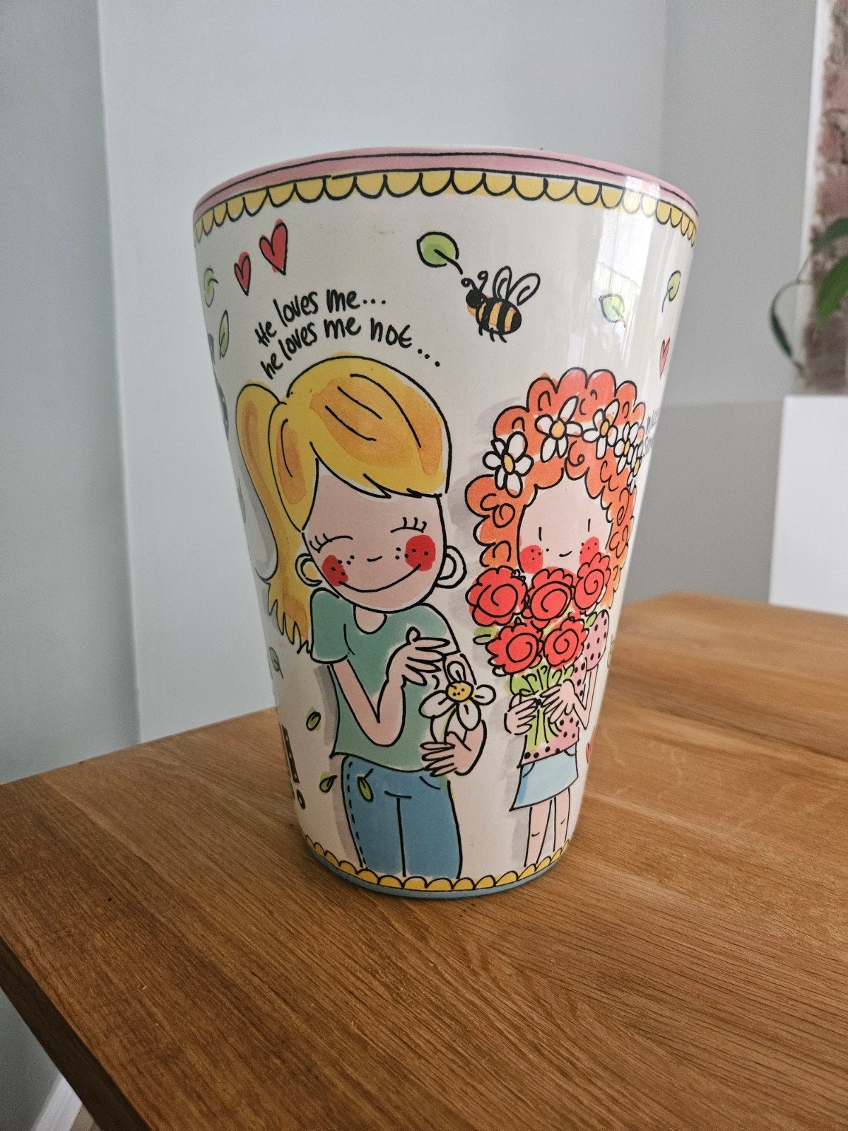 Leuke vaas met vrolijke illustraties en tekst, Ophalen, Zo goed als nieuw, Steen/keramiek, Meerkleurig