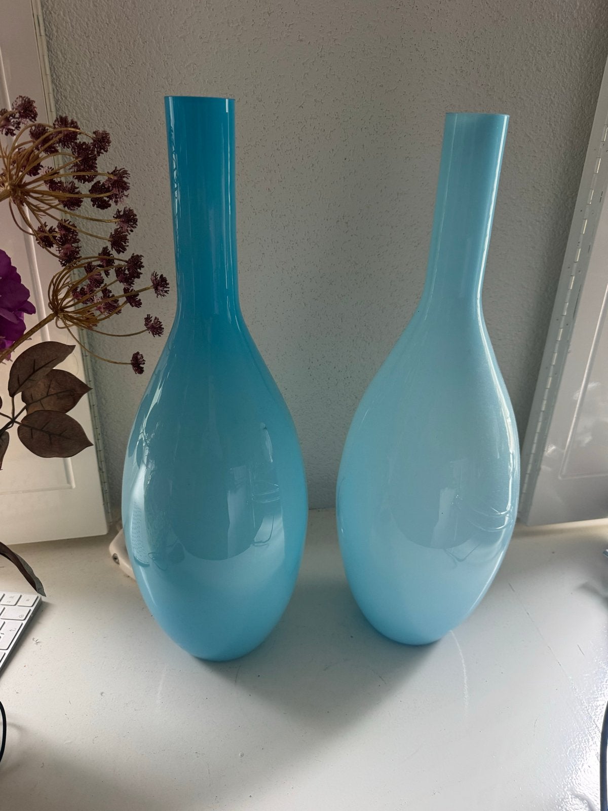 Set van 2 turquoise glazen vazen - Modern design, Antiek en Kunst, Ophalen