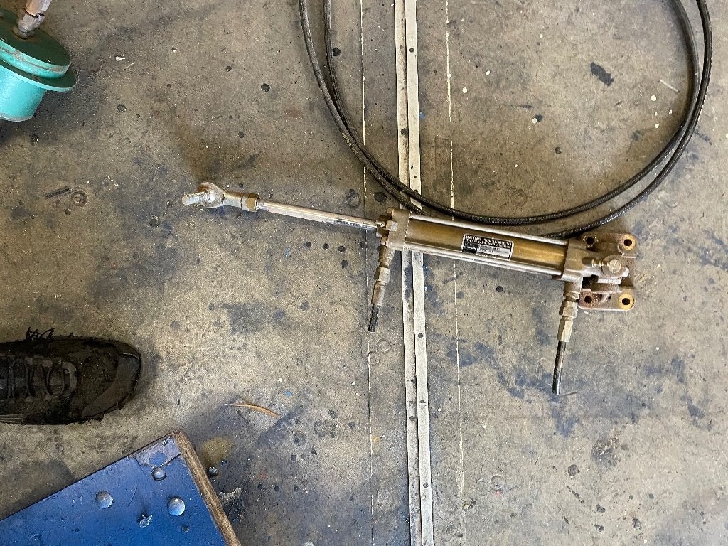 Stuurpomp en stuurcilinder vetus, Ophalen of Verzenden, Gebruikt, Motor en Techniek, Motorboot