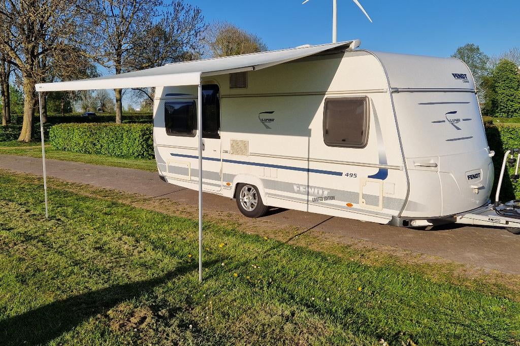 Fendt Saphir 495 SFB met Thule Omnistore, Caravans en Kamperen, Rondzit, Frans bed, Particulier, Schokbreker
