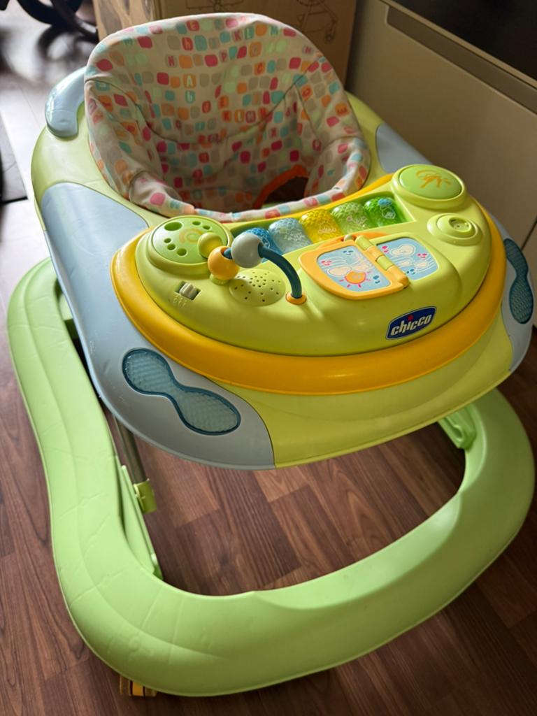 Loopwagentje van chicco, Kinderen en Baby's, Ophalen of Verzenden, Zo goed als nieuw, Overige typen