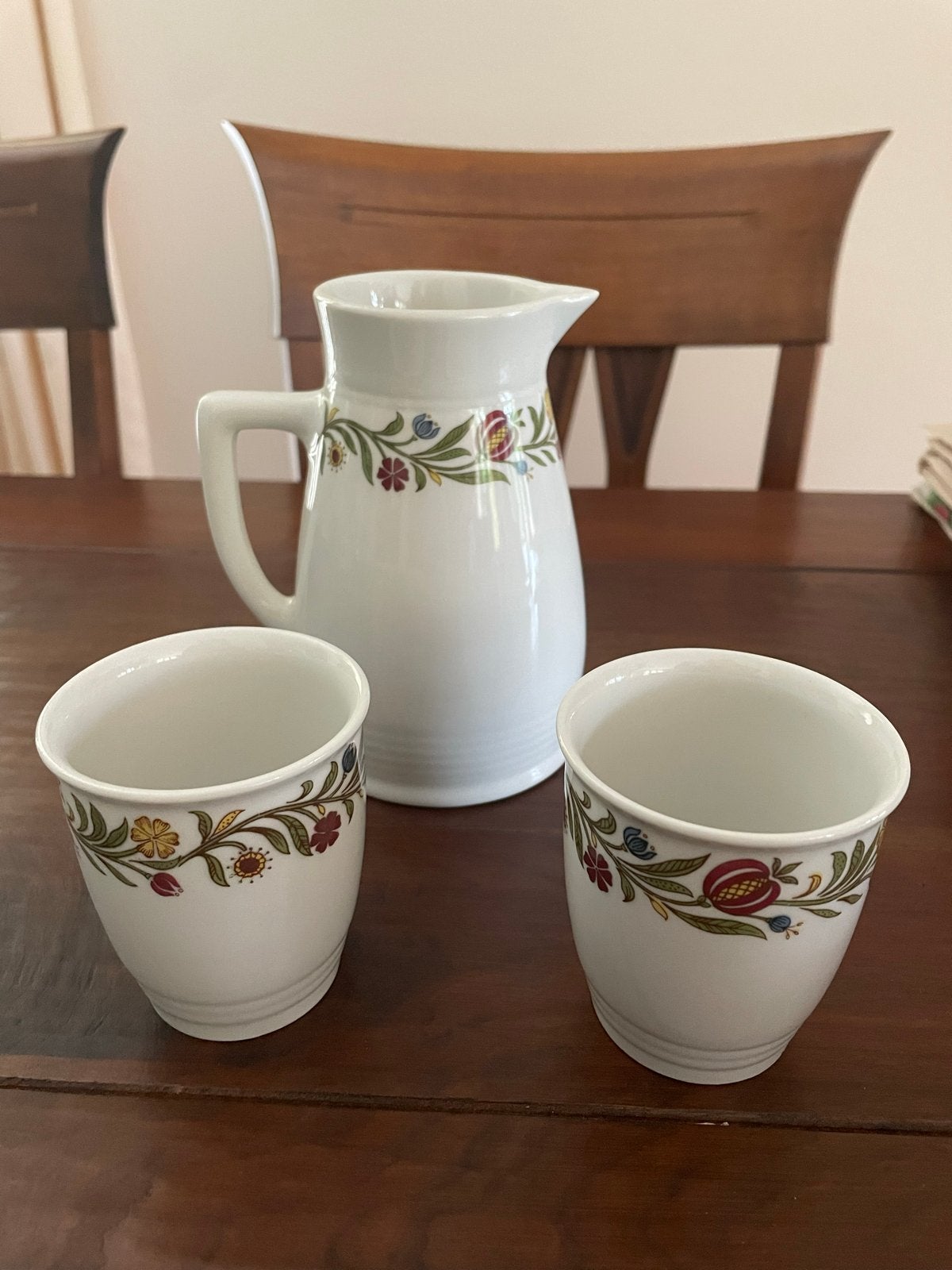 Lilien Porzellan Austria Set: Kan en 2 Kopjes met Bloemmotie, Ophalen of Verzenden