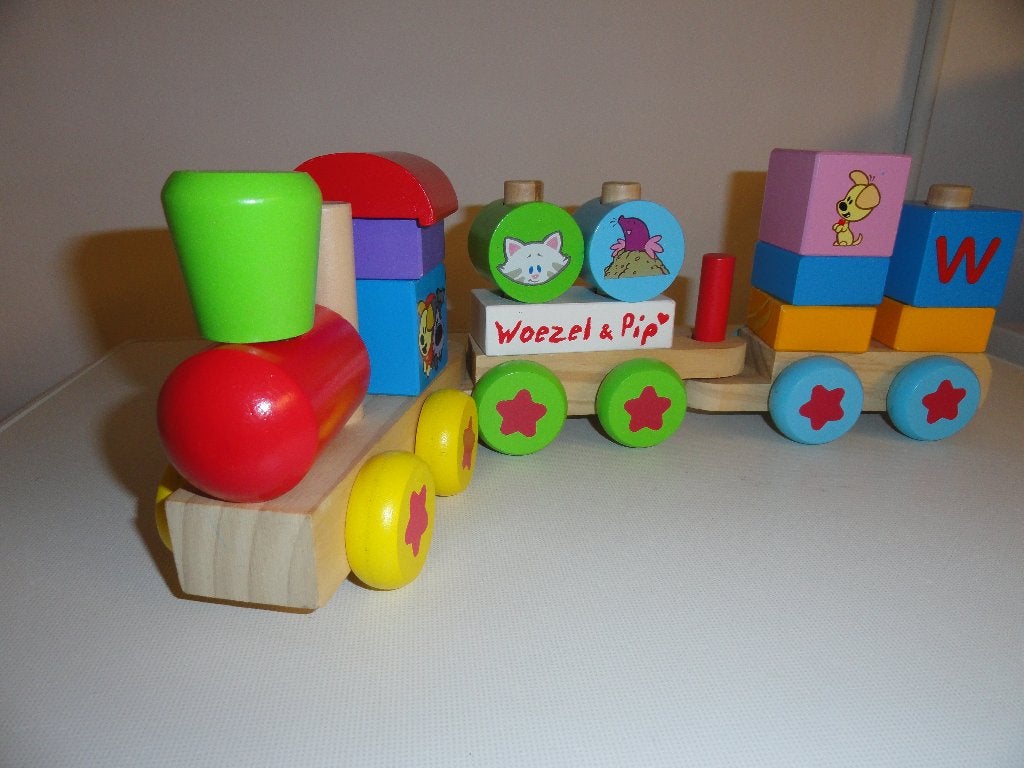 "Cadeau Tip" houten trein met blokken Woezel en Pip z.g.a.n., Ophalen, Zo goed als nieuw, Duw- of Trekspeelgoed