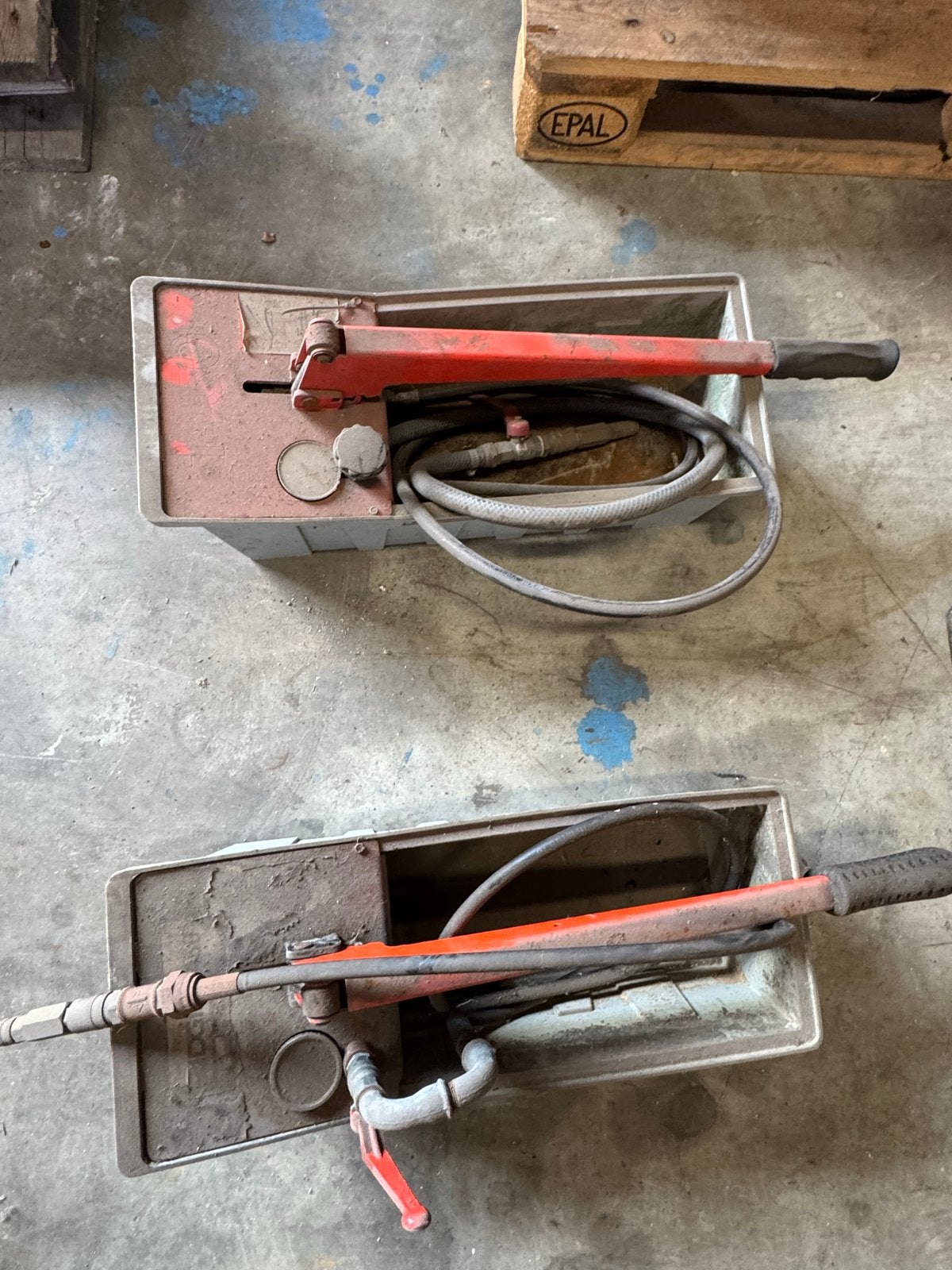 Hydraulische hand- en voetpompen - Diverse modellen, Tuin en Terras, Ophalen of Verzenden, Gebruikt, Handmatig, Overige typen