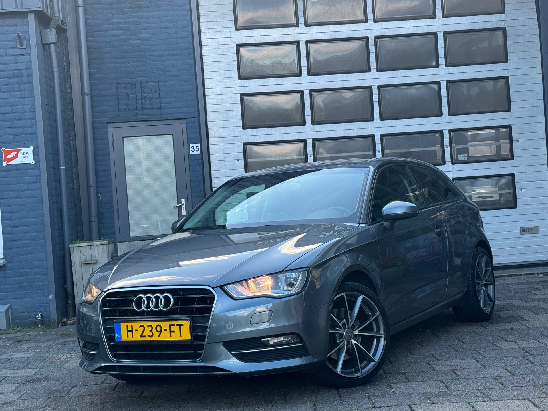 Audi A3 1.8 TFSI Ambition Pro Line S | Airco | Cruise | Keyl, Voorwielaandrijving, Euro 5, Gebruikt, 4 cilinders