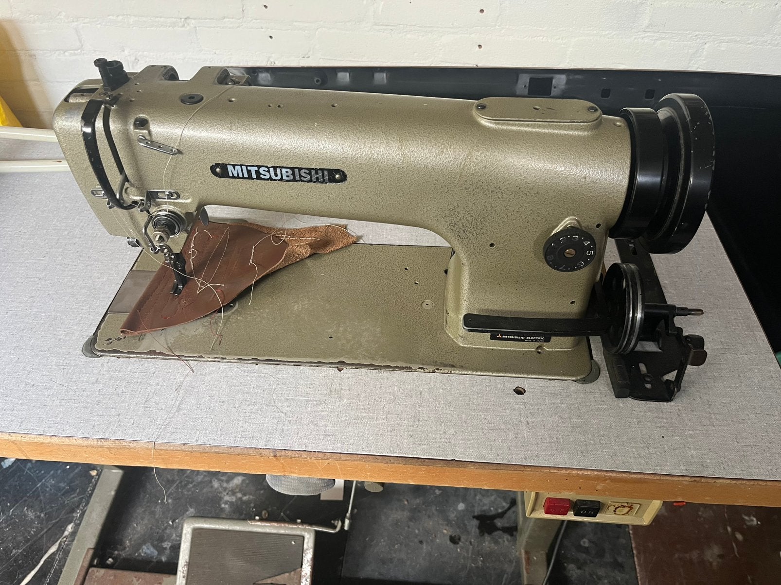 Naaimachine indistrueel, Hobby en Vrije tijd, Naaimachines en Toebehoren, Industrieel, Ophalen, Overige merken, Naaimachine
