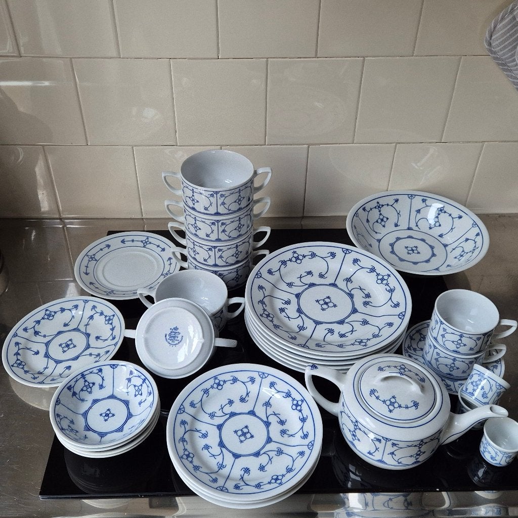 Jager Blau Saks, theepot, 3 soepkommen, kop en schotels, Ophalen, Overige typen, Zo goed als nieuw, Overige stijlen