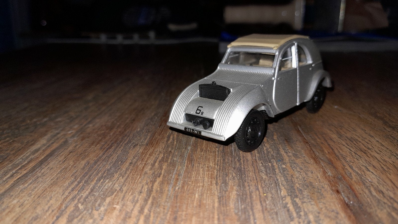 Citroën 2CV Modelauto - Zilverkleurig, Overige merken, 1:50 of kleiner, Auto, Ophalen of Verzenden