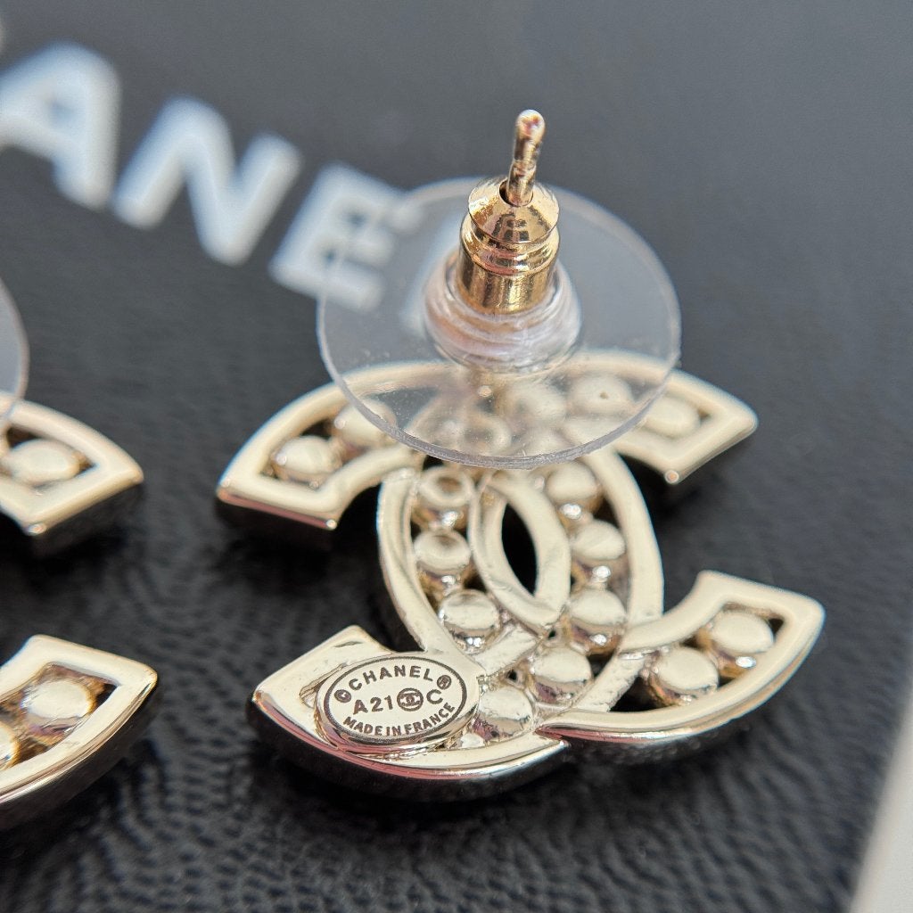 Oorbellen earrings Chanel A21C pearl coco parels CC'tjes image 4