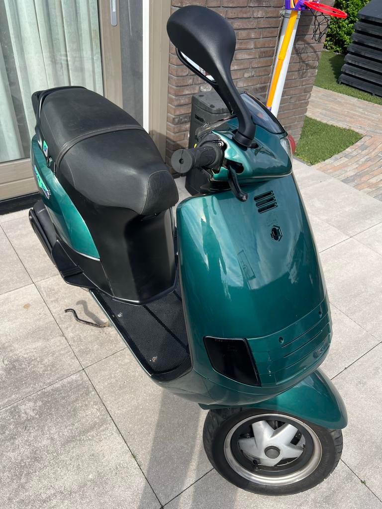 Piaggio SKR 172cc, Fietsen en Brommers, Scooters | Piaggio, Zo goed als nieuw, Overige modellen, Maximaal 45 km/u, Benzine, Ophalen