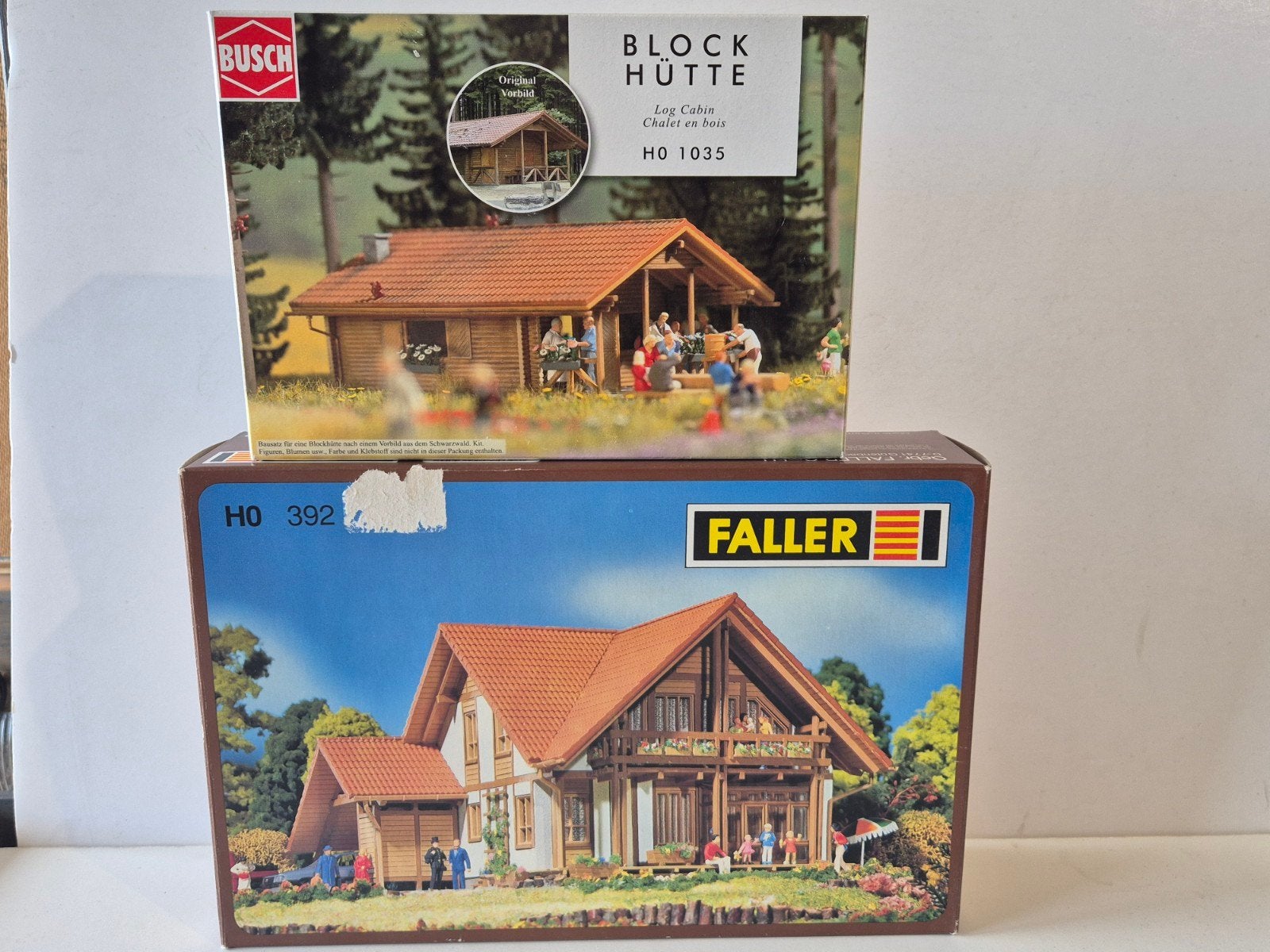 Faller en Busch woonhuis met blokhut 1:87, Hobby en Vrije tijd, Modeltreinen | H0, Overige merken, Gelijkstroom of Wisselstroom