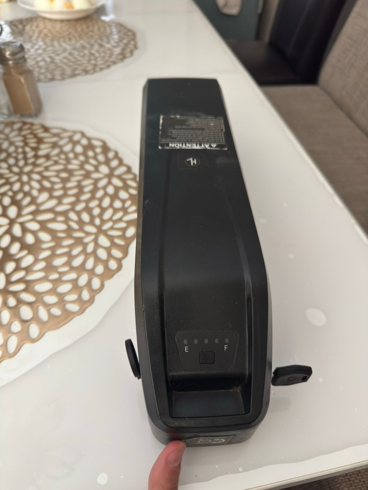E-bike accu met lader - 48V 15Ah Lithium-ion, Zo goed als nieuw
