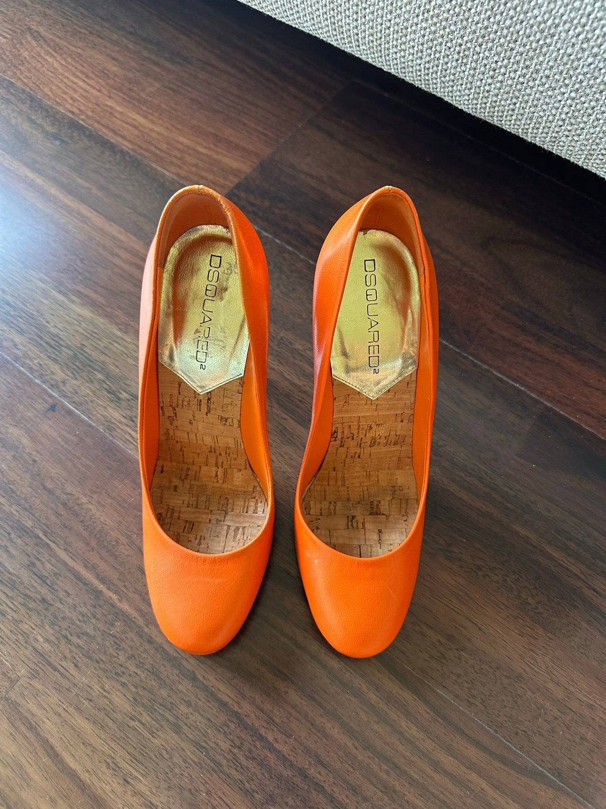 Dsquared2 Oranje Pumps met Kurk Hak - Maat 36.5, Kleding | Dames, Schoenen, Ophalen of Verzenden, Zo goed als nieuw, Oranje, Pumps
