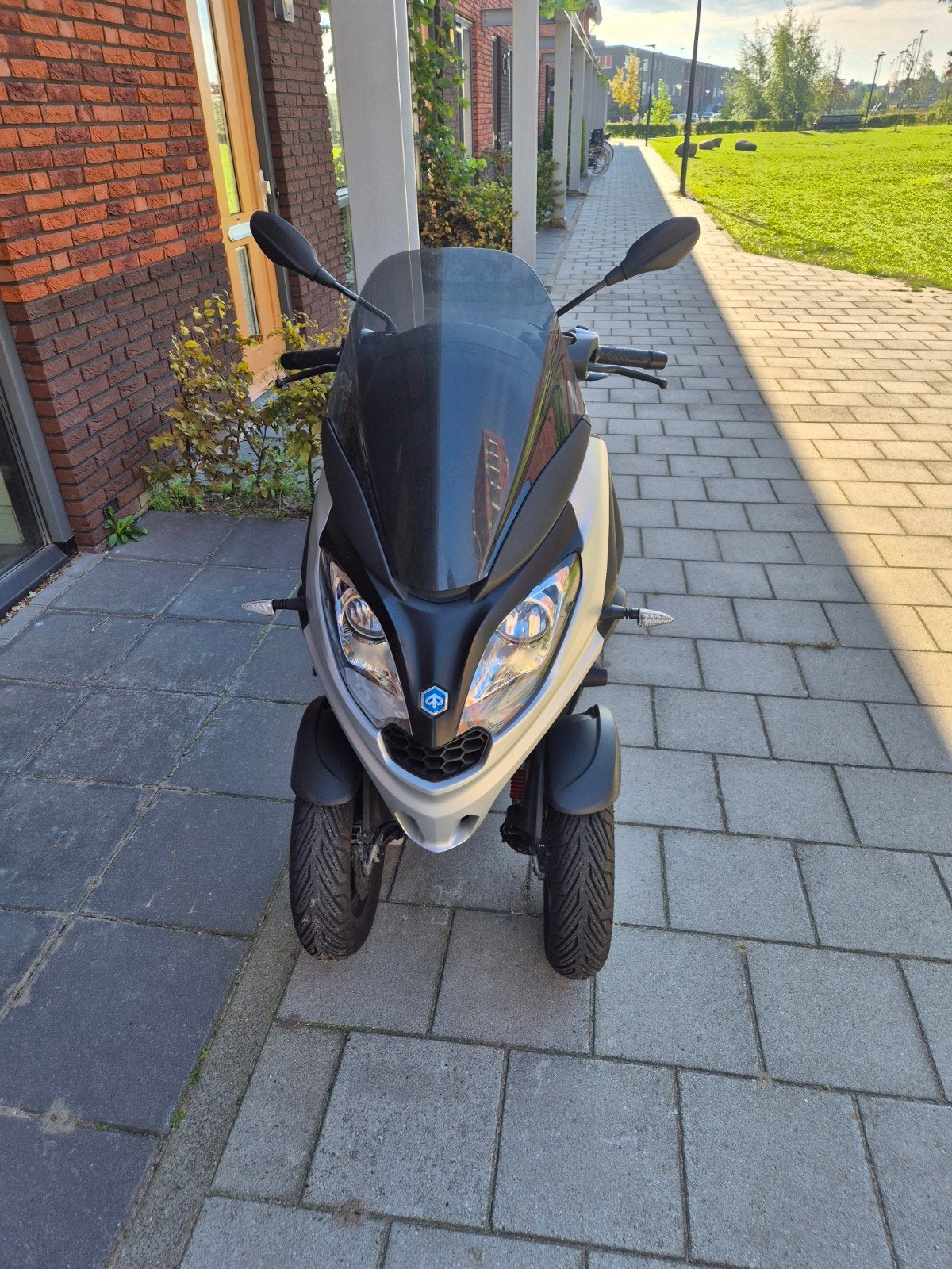 Piaggio MP3 300 HPE Sport - zo goed als nieuw, Ophalen, Piaggio, Zo goed als nieuw