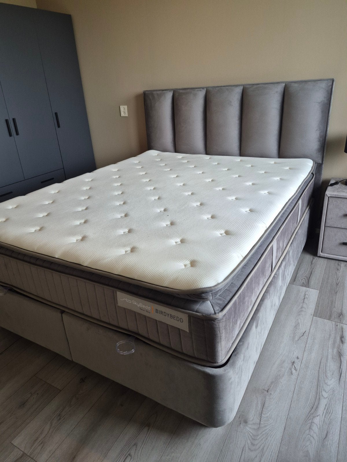 SkyBedd Birdybedd Boxspring 160x200 met opbergruimte, Ophalen, Tweepersoons, Zo goed als nieuw, 200 cm