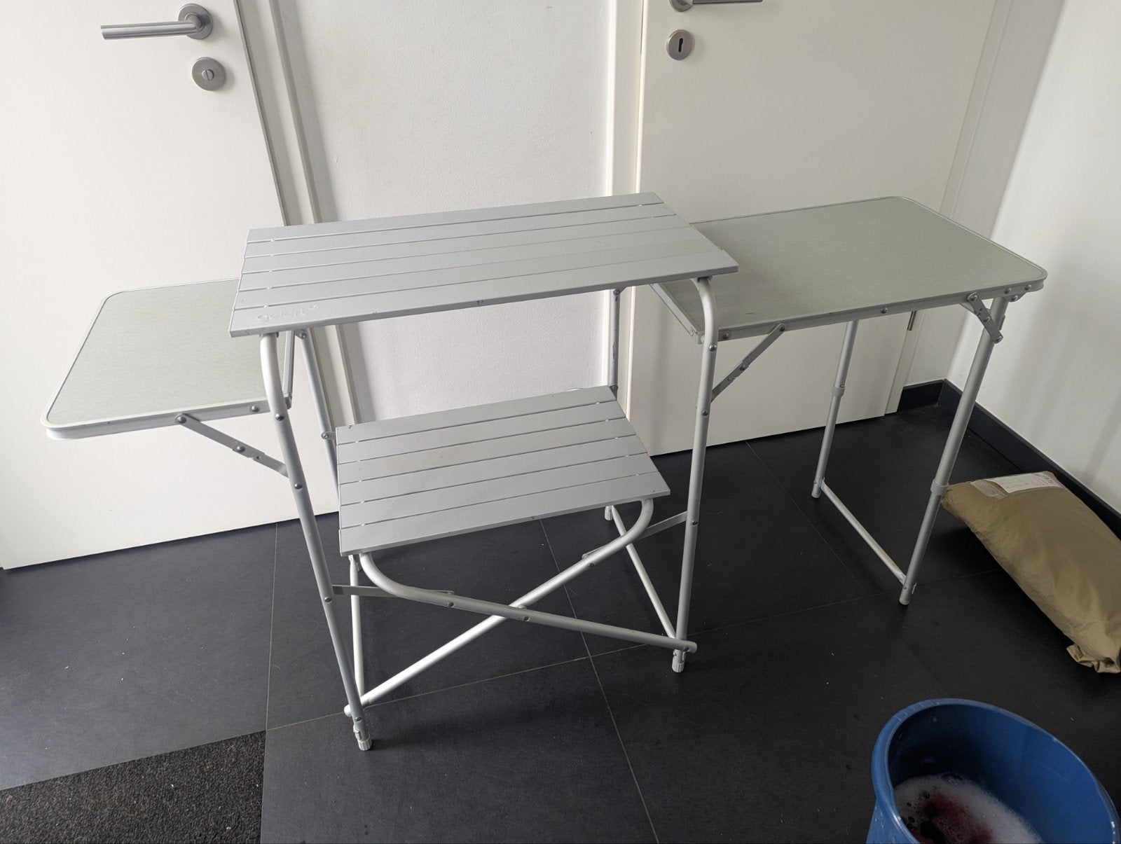 Gelert GAS050 Camping Keukenkastje / Opbergtafel, Caravans en Kamperen, Ophalen, Gebruikt