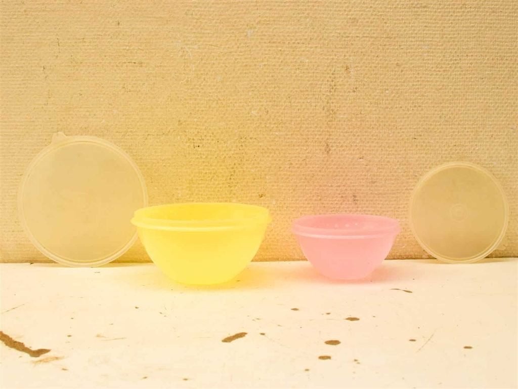 2 stuks Tupperware bakjes 53057, Ophalen of Verzenden, Gebruikt, Geel, Bak of Kom