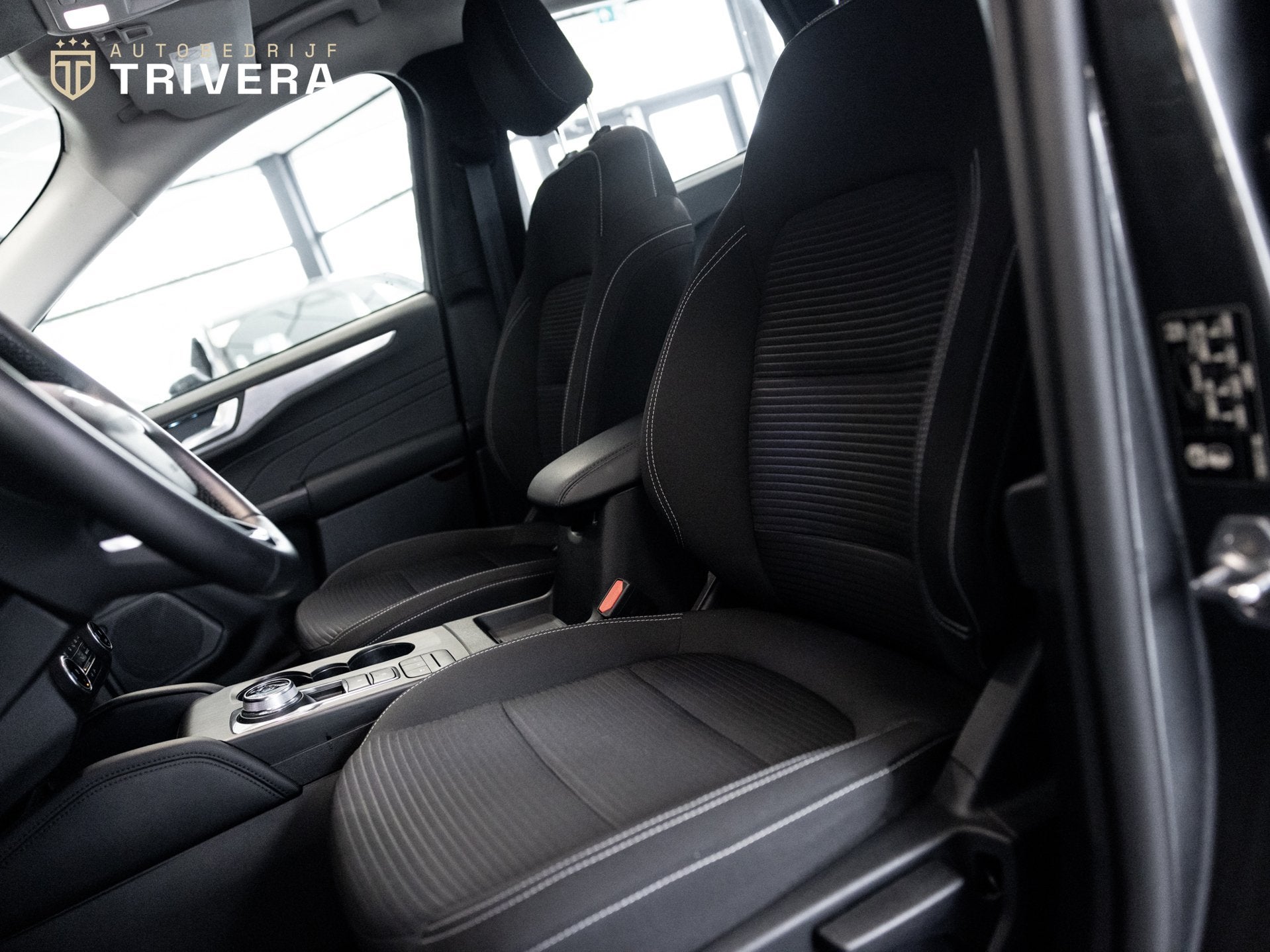 Foto 33 van Ford Kuga 2.5 PHEV Titanium l SoH 96% l CAM 360° l CARPLAY