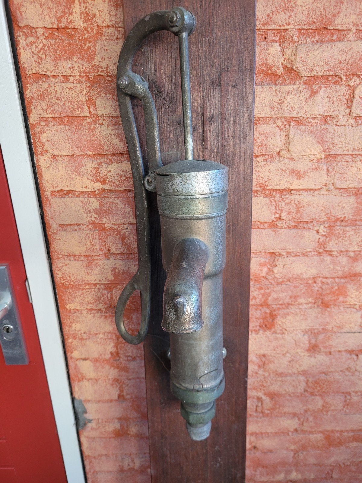 Mooie waterpomp., Verzenden