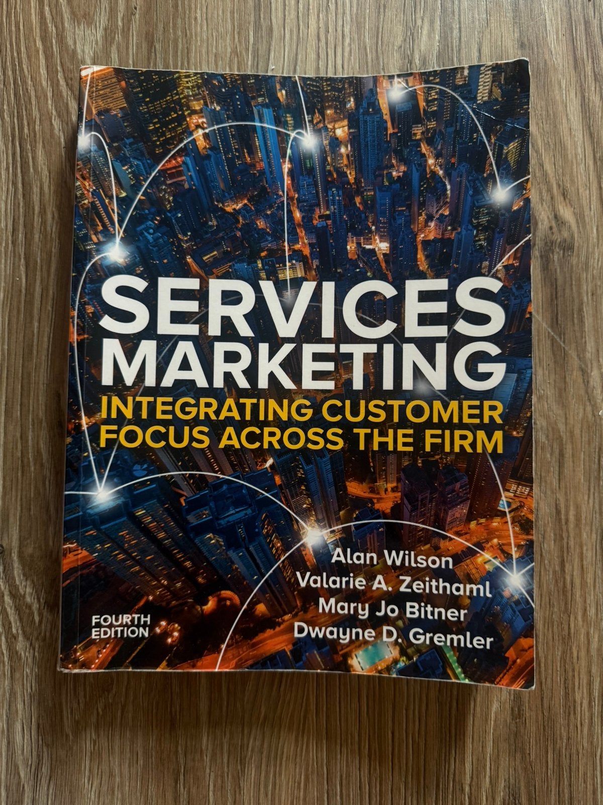 Services marketing 8e editie, Ophalen of Verzenden, Zo goed als nieuw, Economie en Marketing