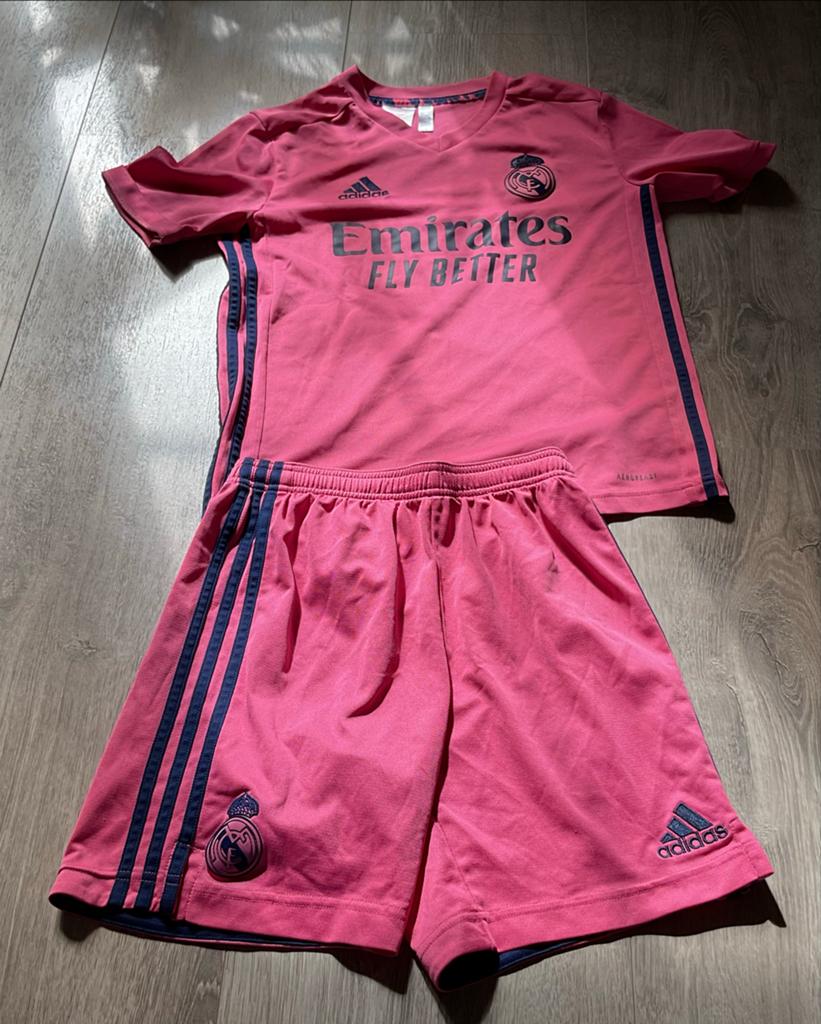 Real madrid tenue maat:164, Maat XS of kleiner, Ophalen of Verzenden, Zo goed als nieuw, Set
