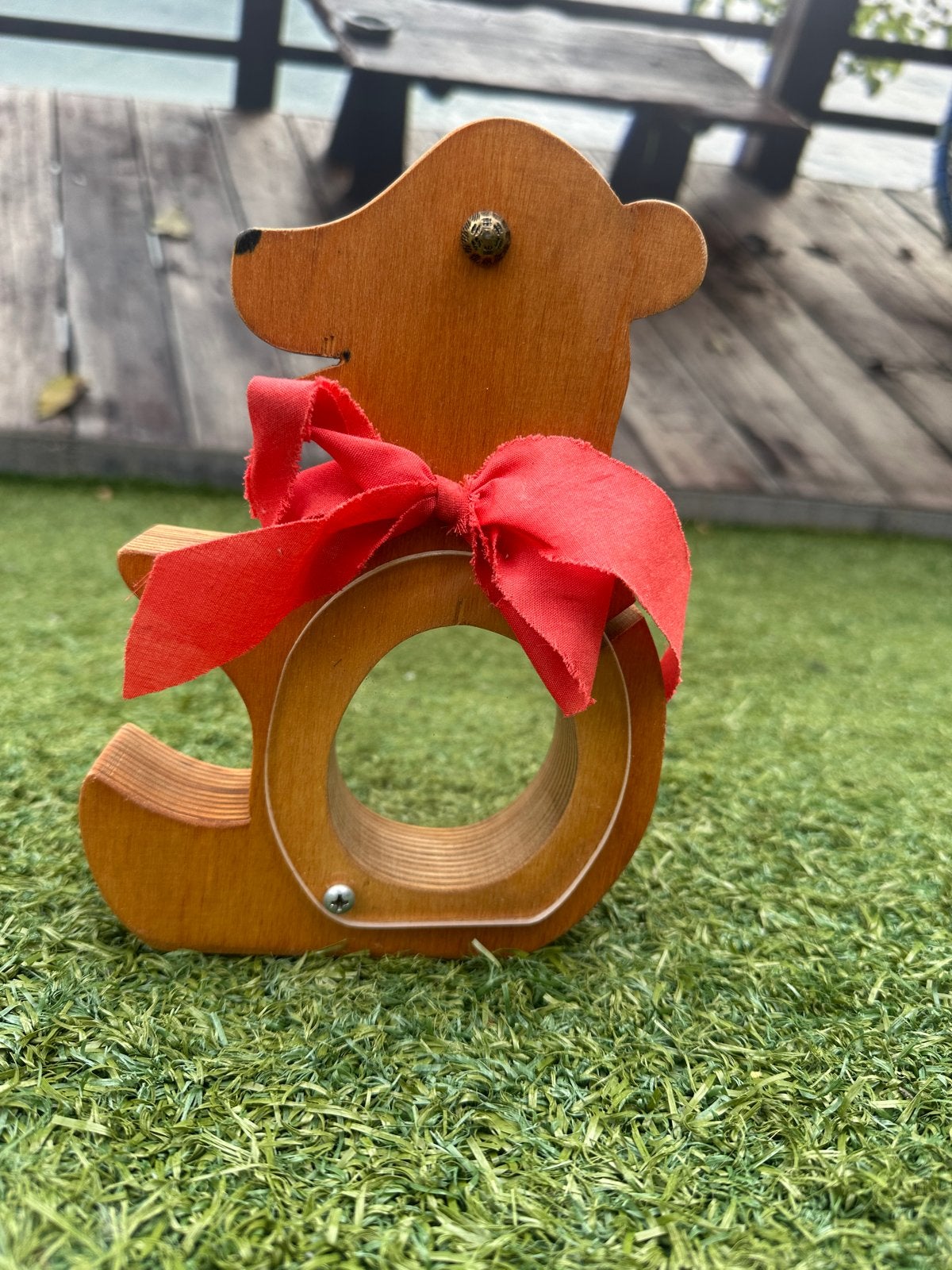 Houten spaarpot beer met rood lint, Verzamelen, Ophalen, Gebruikt, Hout, Dier