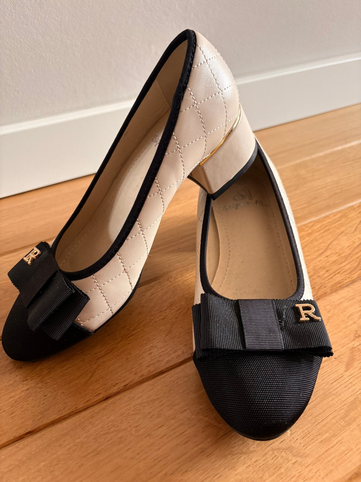Nieuwe pumps, Pumps, Beige, Nieuw, Ophalen of Verzenden