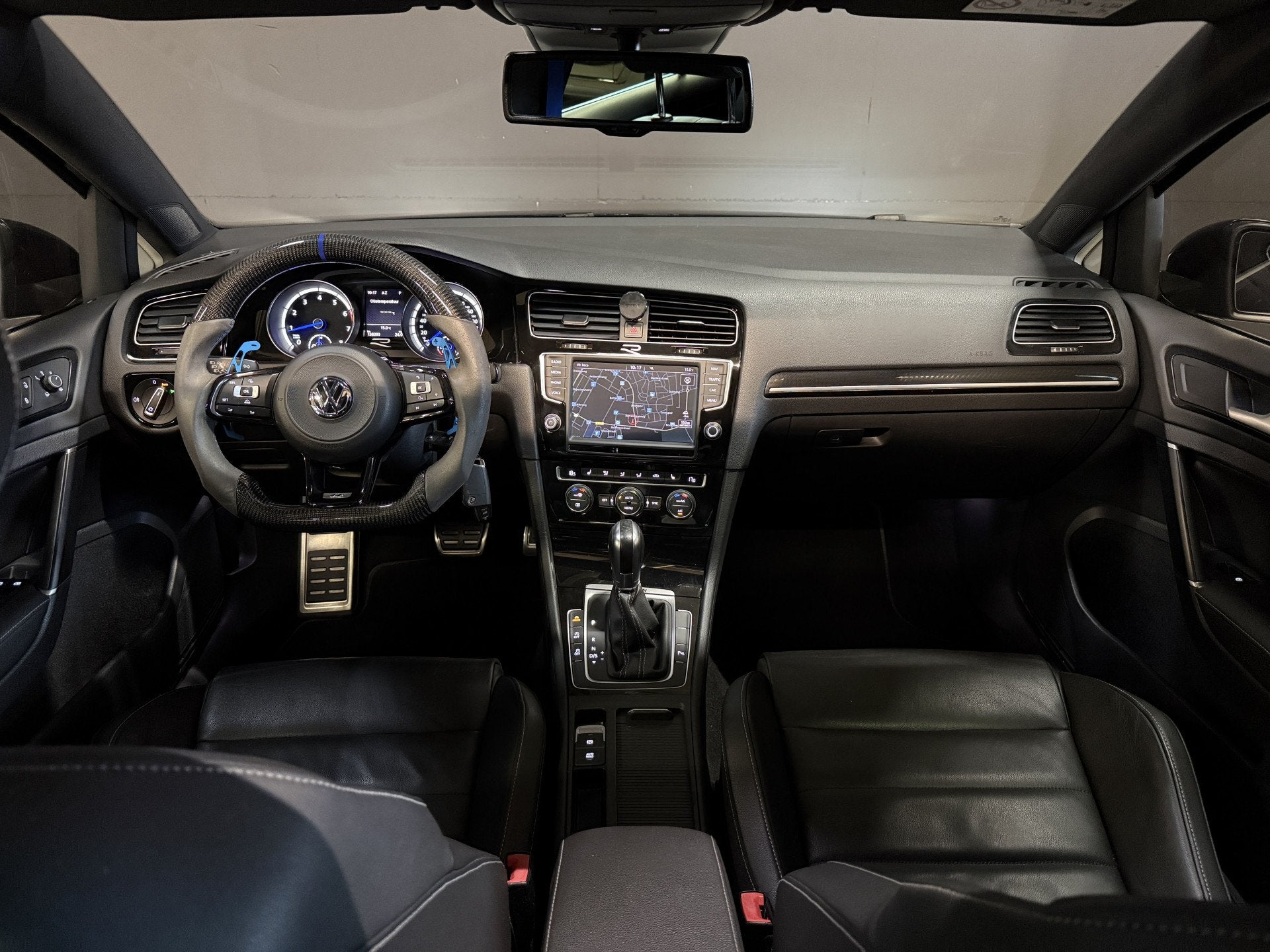Volkswagen Golf 2.0 TSI R 4Motion | Camera | Panoramadak | 3, Automaat, Gebruikt, 4 cilinders, 1984 cc