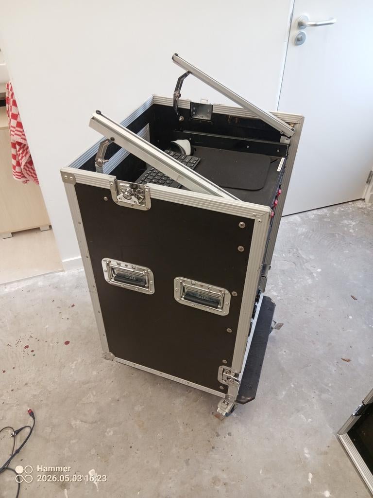 Flightcase / Rackcase voor artiesten en geluidsmannen, Ophalen