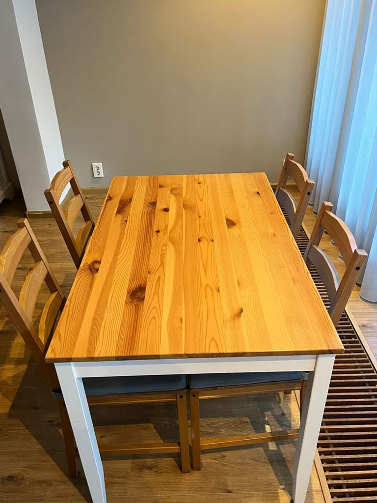 IKEA Houten eettafel met 4 stoelen - ideaal voor gezinnen, Huis en Inrichting, Tafels | Eettafels, Ophalen, 100 tot 150 cm, 50 tot 100 cm