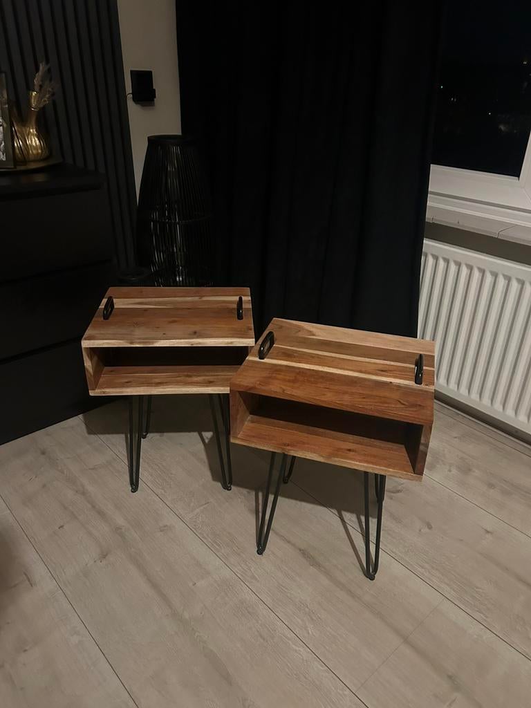 Massief accaciahouten nachtkastjes, Huis en Inrichting, Ophalen, Zo goed als nieuw, Minder dan 45 cm